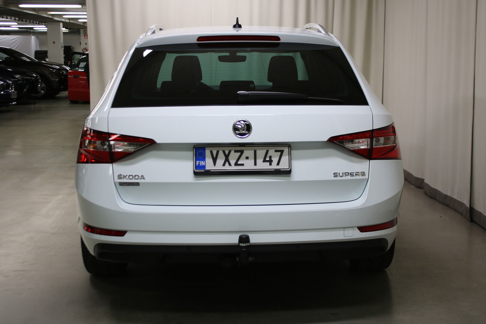 Skoda Superb iso kuva 4