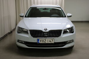 Skoda Superb esikatselu 5