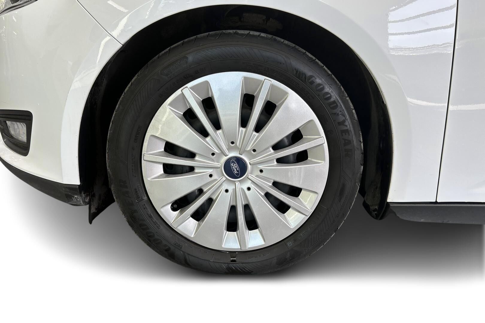 Ford Focus iso kuva 14