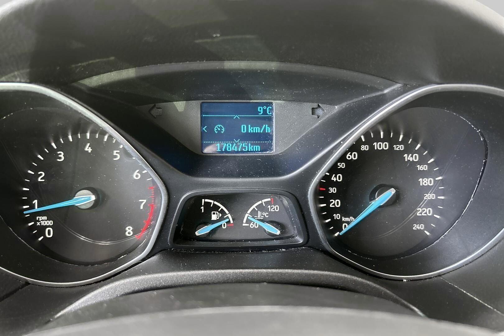 Ford Focus iso kuva 15