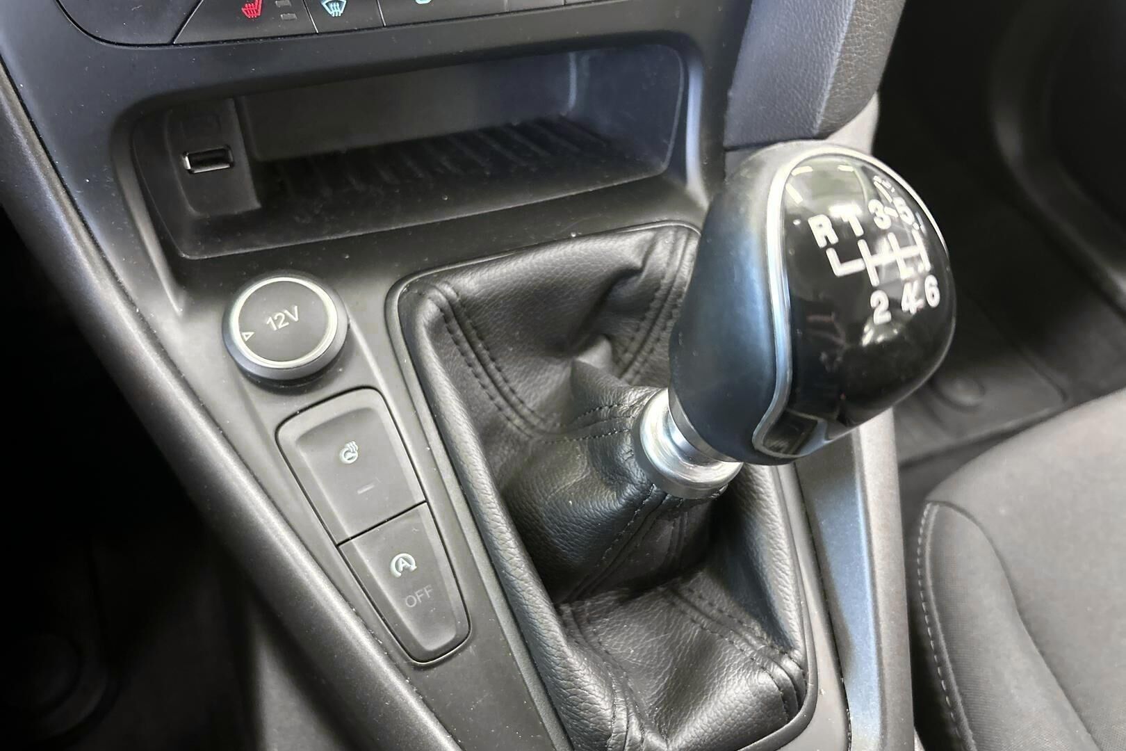 Ford Focus iso kuva 20