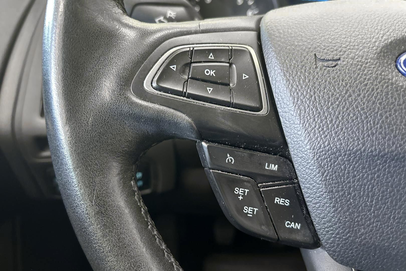 Ford Focus iso kuva 22