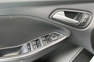 Ford Focus esikatselu 25