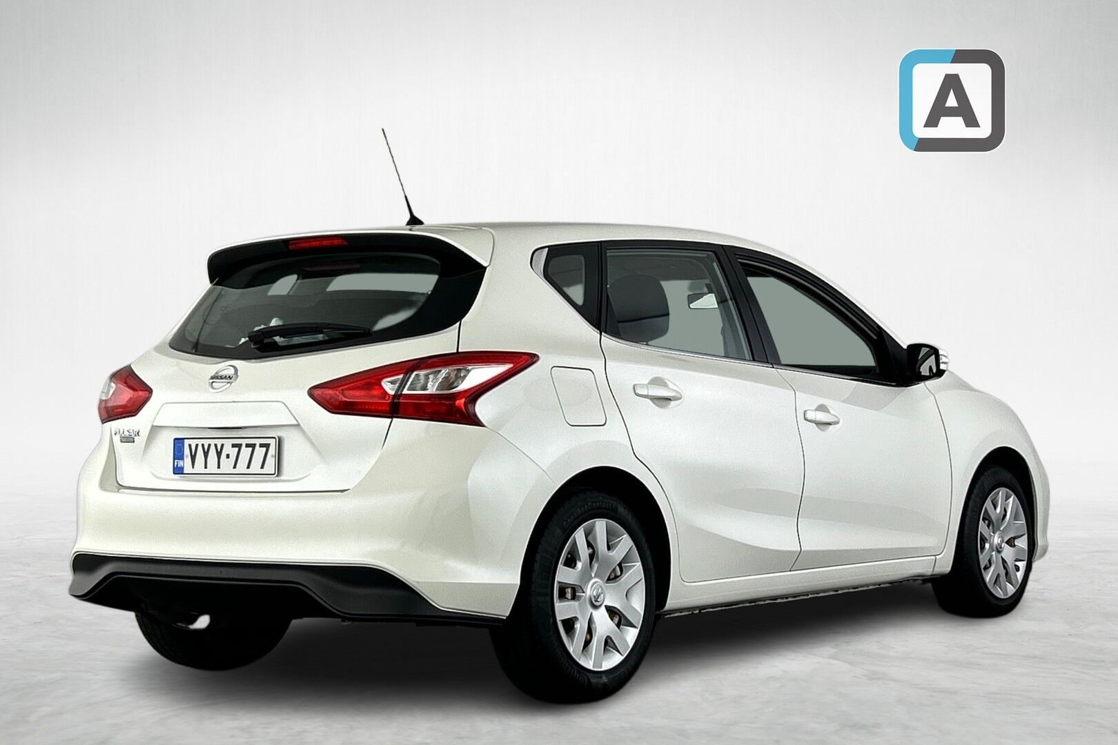 Nissan Pulsar iso kuva 1