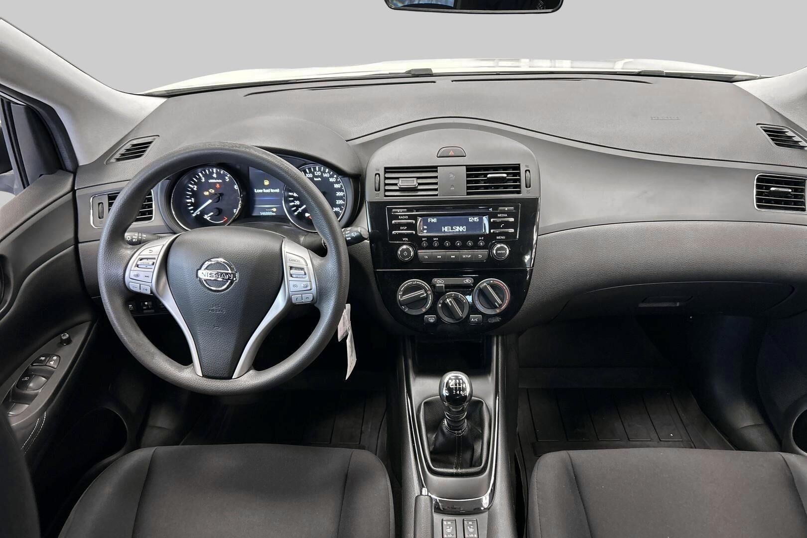 Nissan Pulsar iso kuva 10