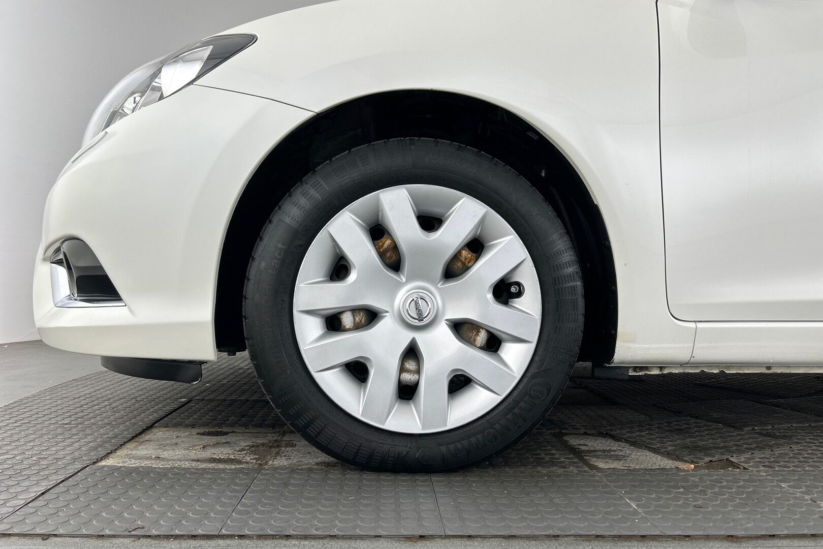 Nissan Pulsar iso kuva 9