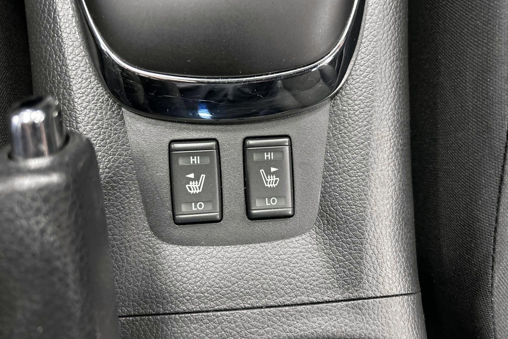 Nissan Pulsar iso kuva 17