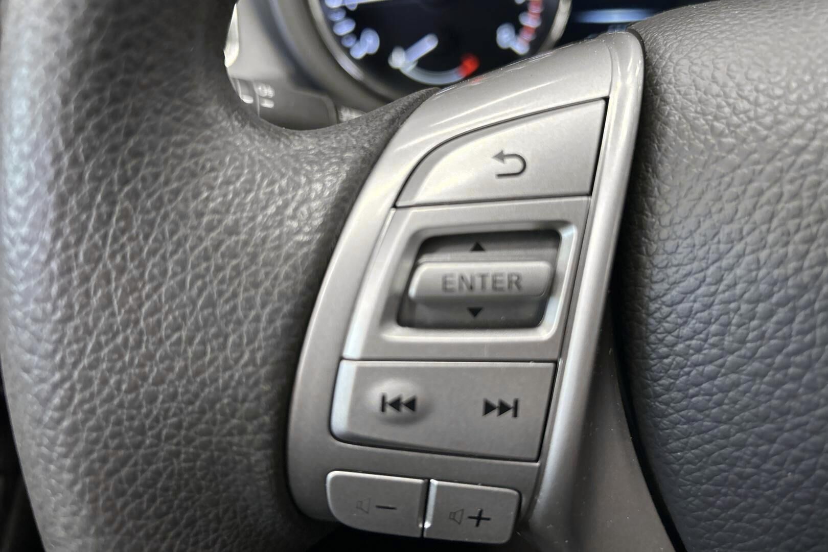 Nissan Pulsar iso kuva 19