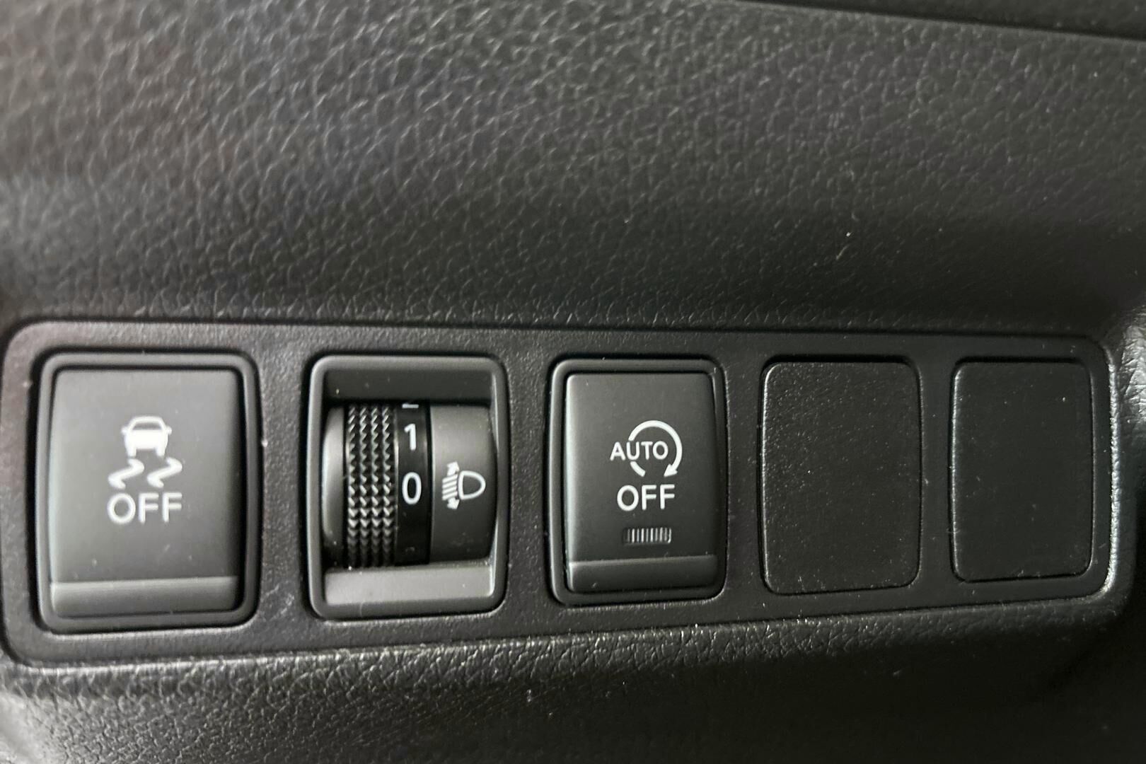 Nissan Pulsar iso kuva 21