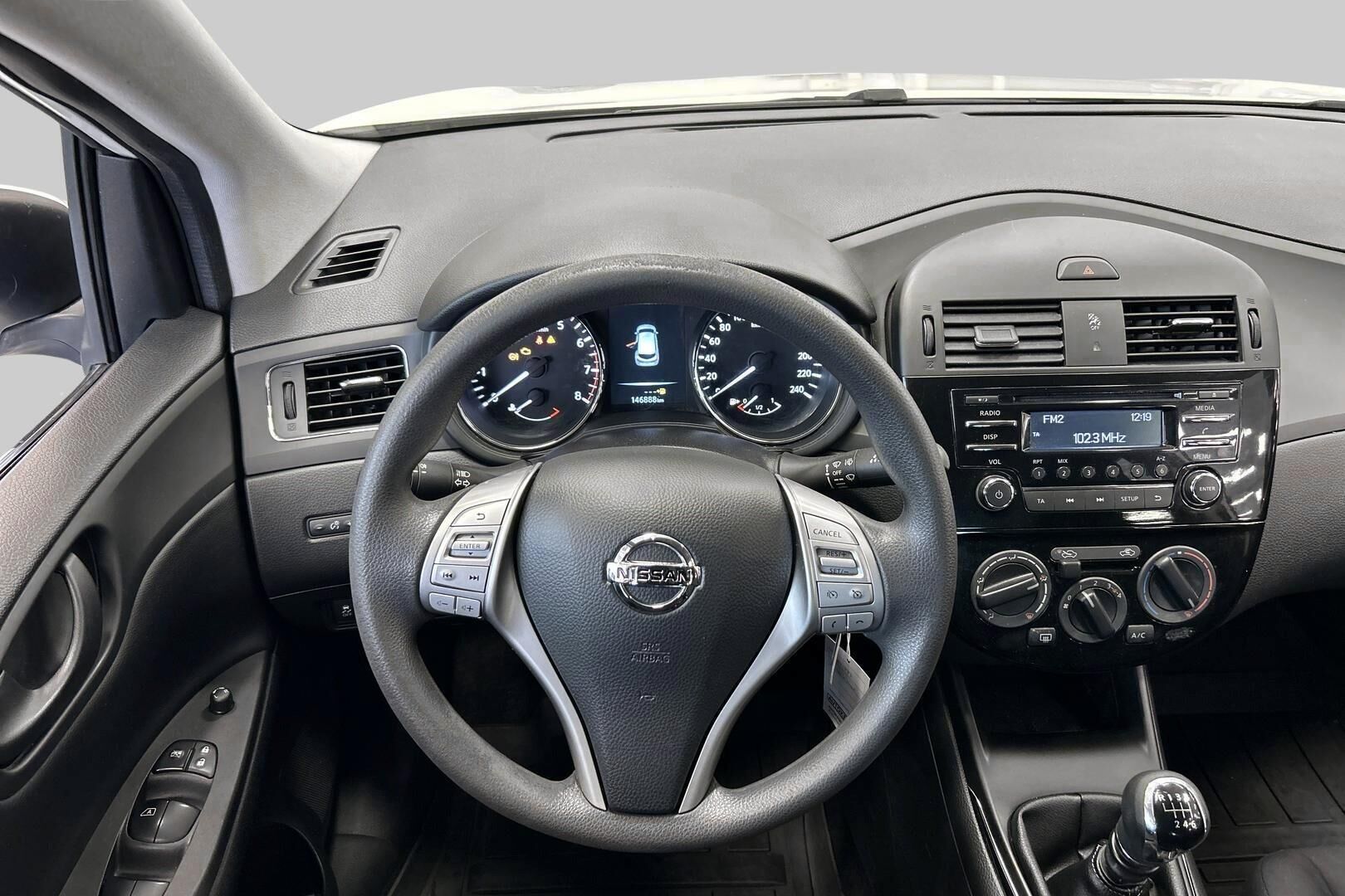 Nissan Pulsar iso kuva 24