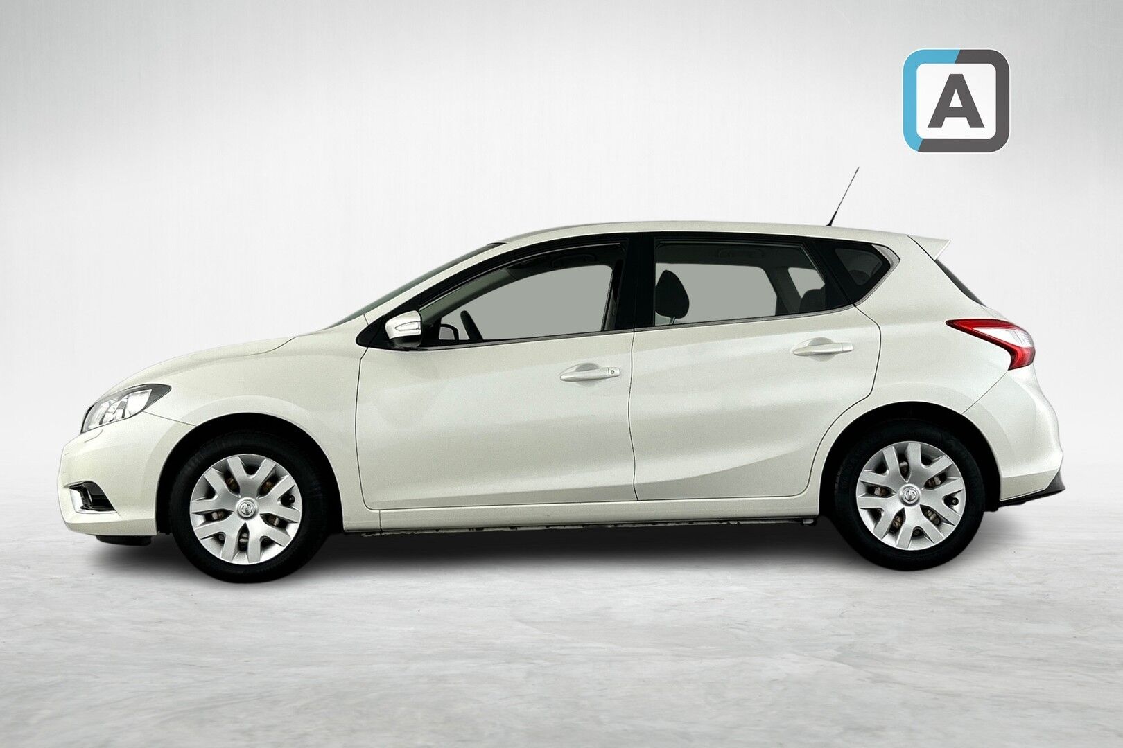 Nissan Pulsar iso kuva 4