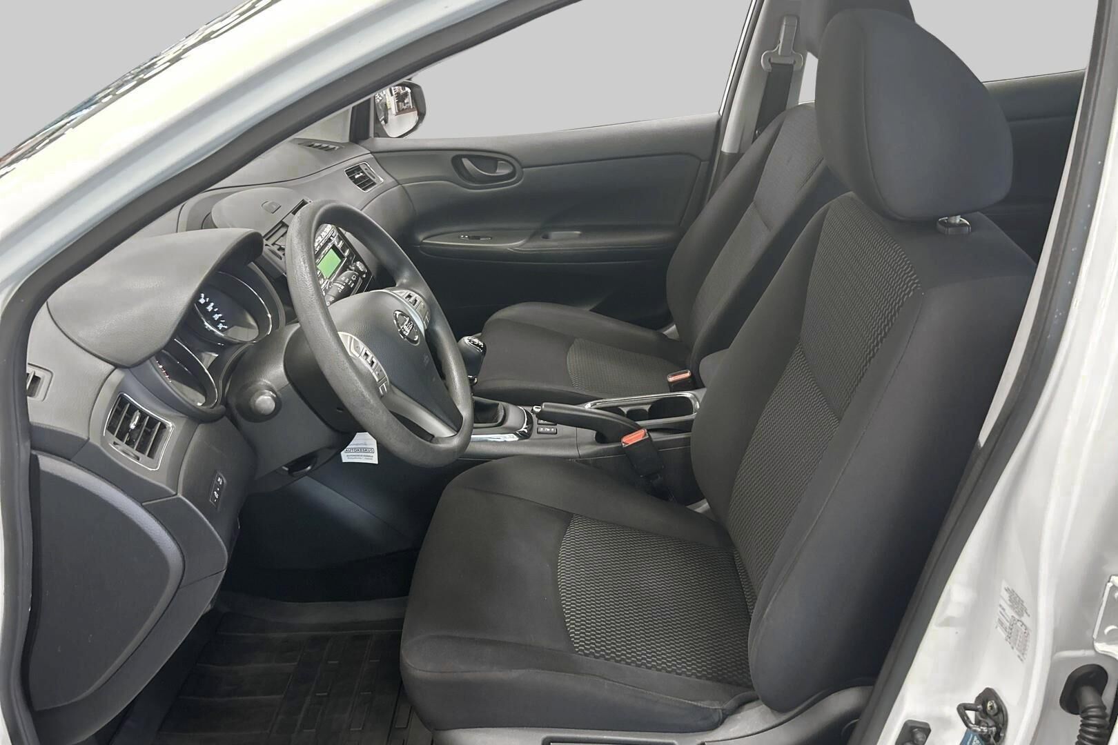 Nissan Pulsar iso kuva 8