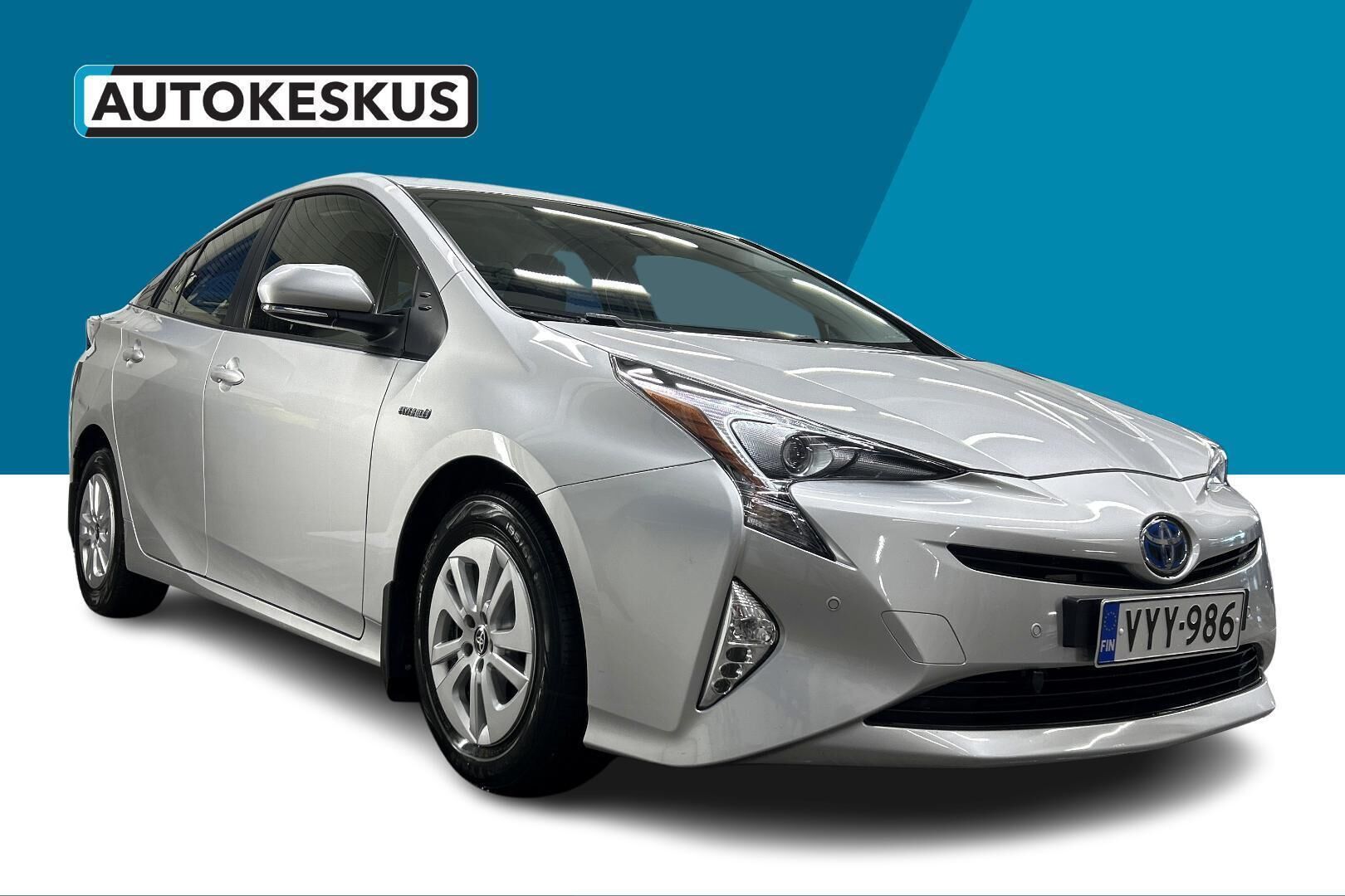Toyota Prius iso kuva 3
