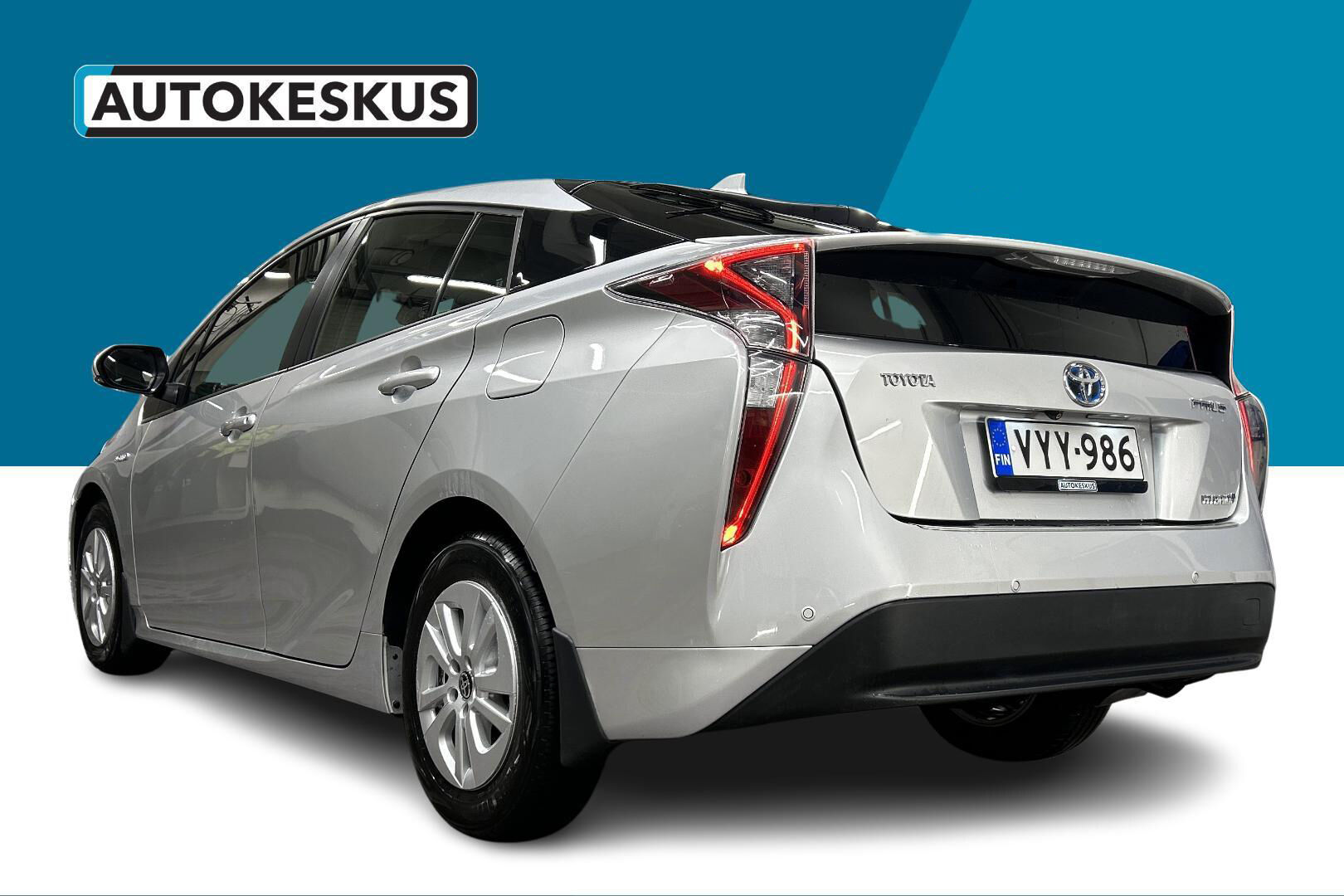 Toyota Prius iso kuva 7