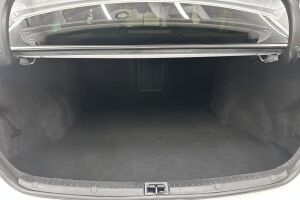 Toyota Avensis esikatselu 12