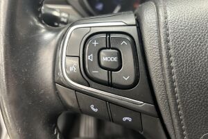 Toyota Avensis esikatselu 16