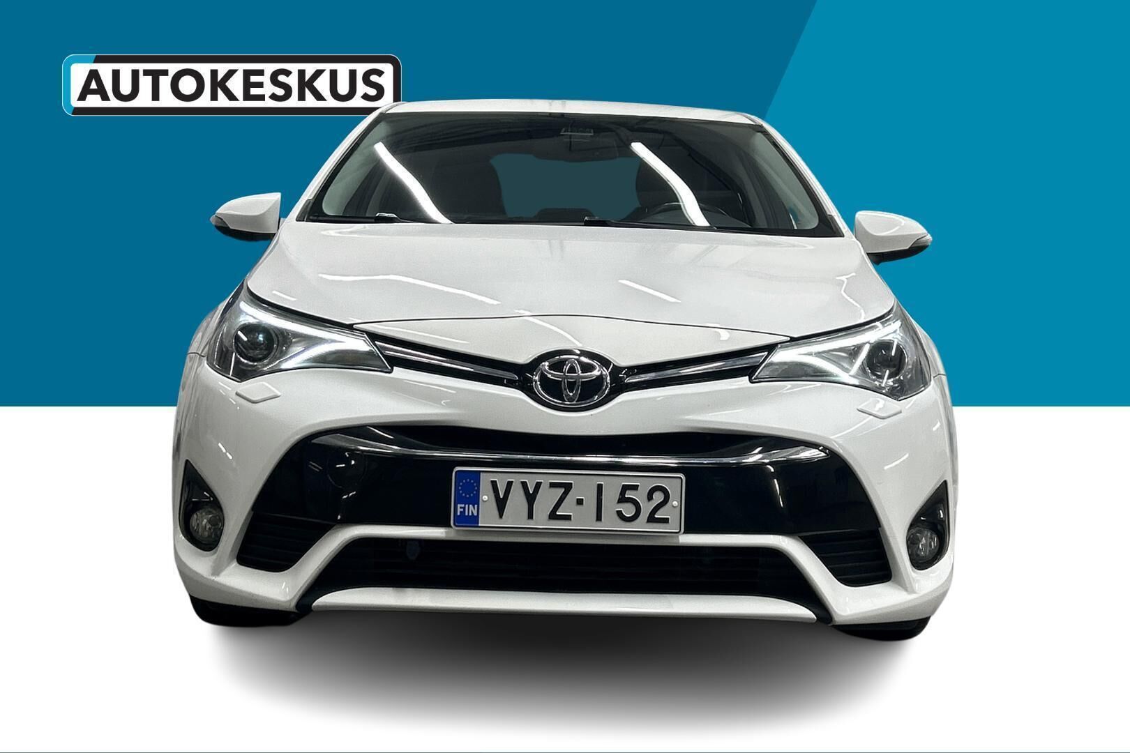 Toyota Avensis iso kuva 2
