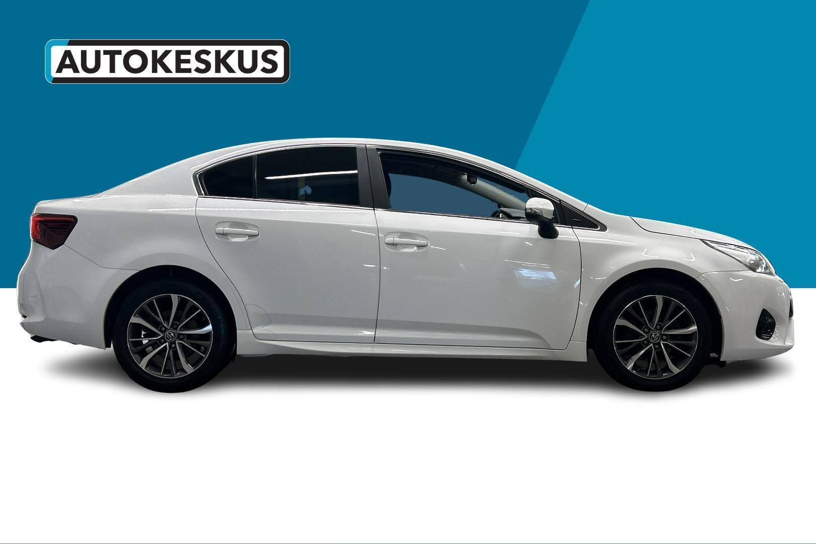 Toyota Avensis iso kuva 4