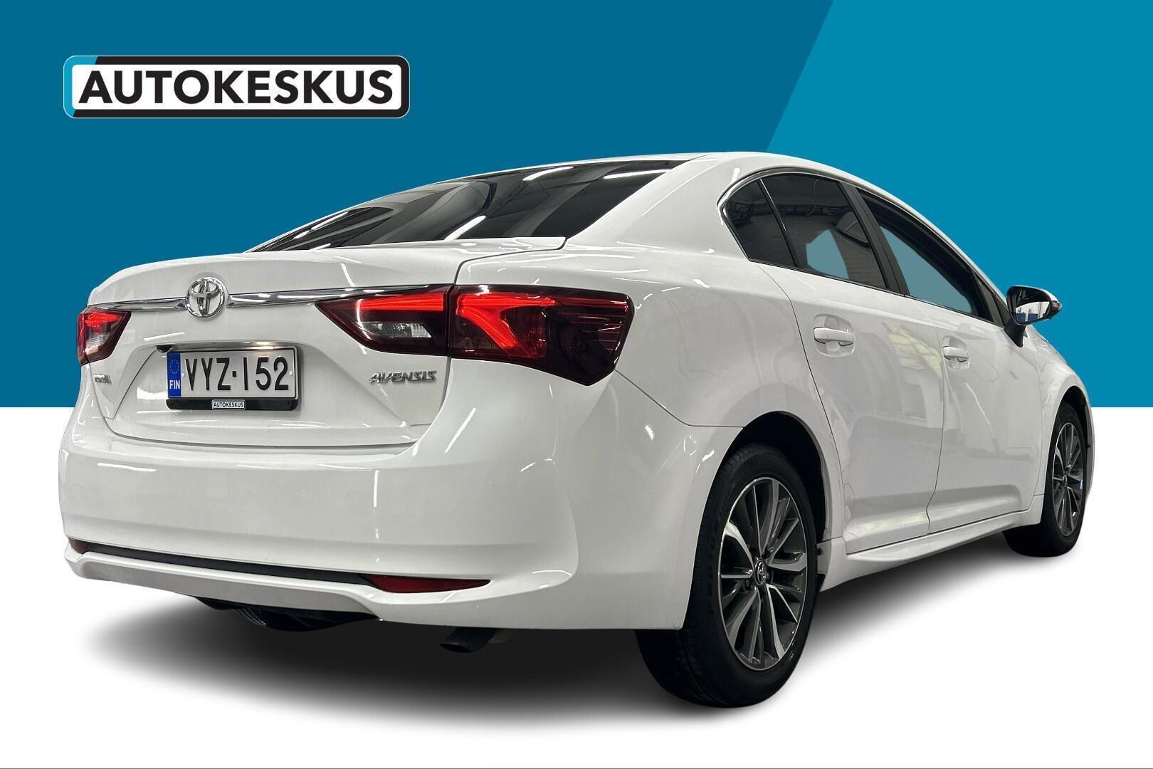Toyota Avensis iso kuva 5