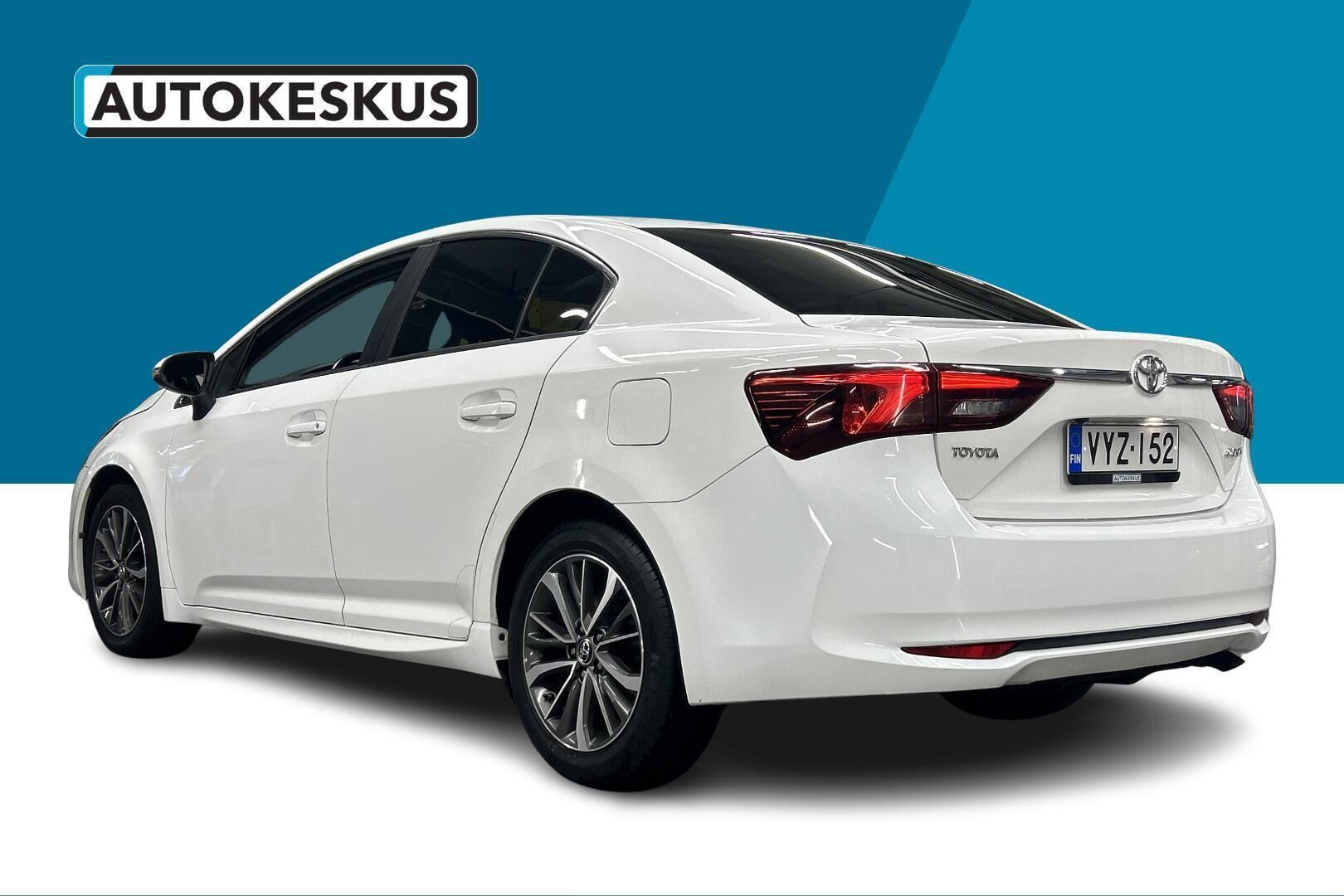 Toyota Avensis iso kuva 7