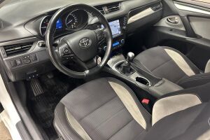 Toyota Avensis esikatselu 9