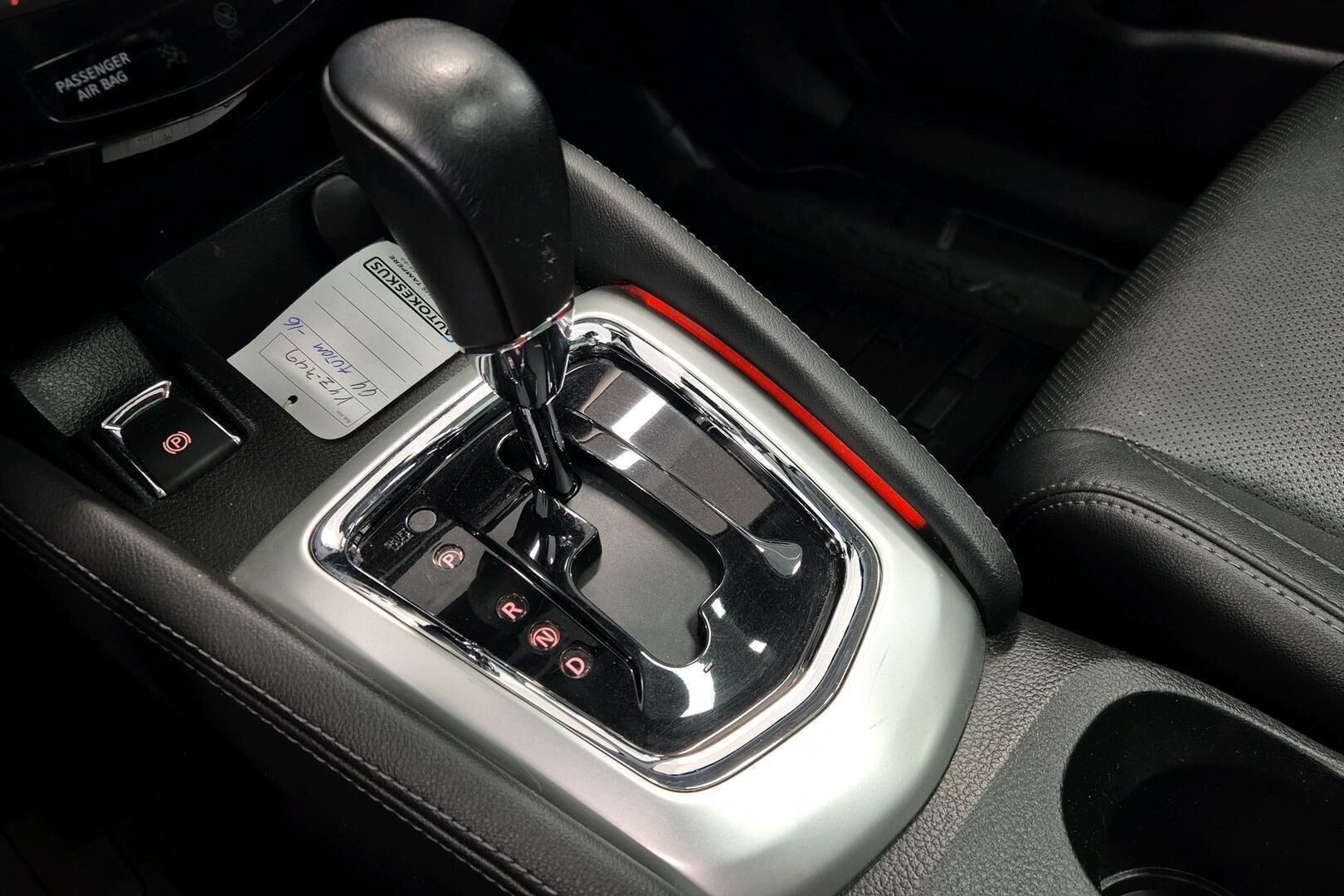 Nissan Qashqai iso kuva 17