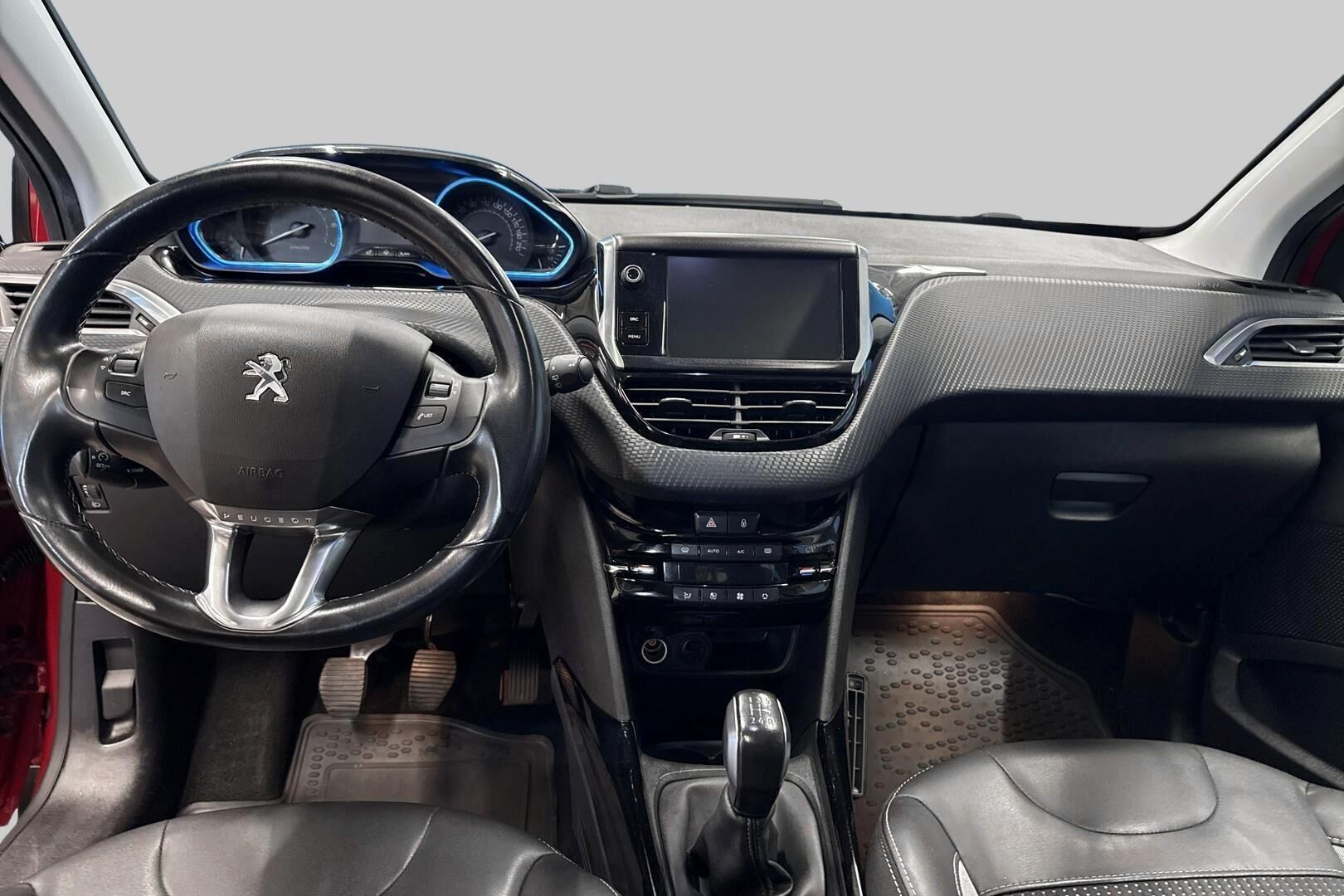 Peugeot 2008 iso kuva 11