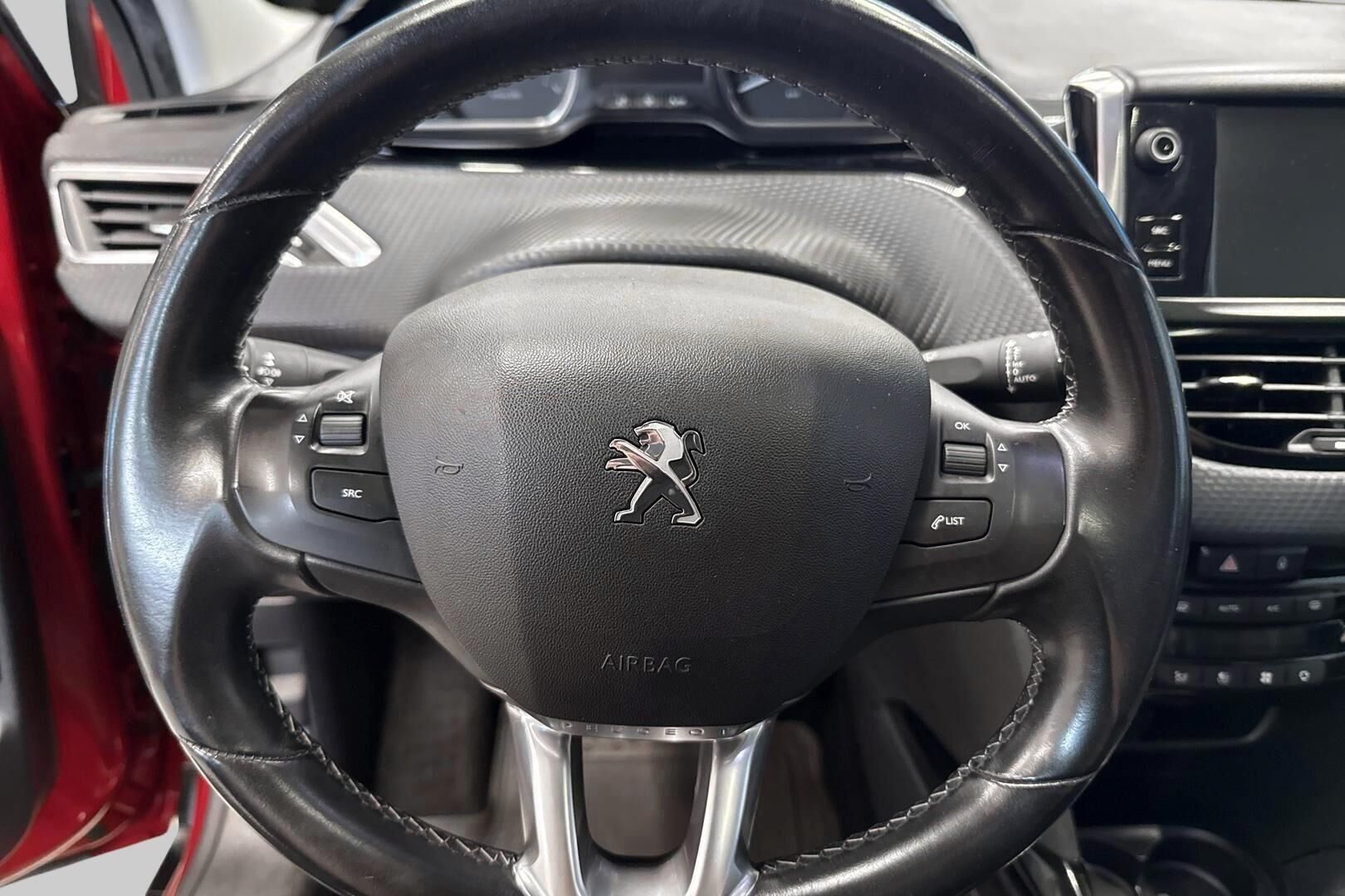 Peugeot 2008 iso kuva 16