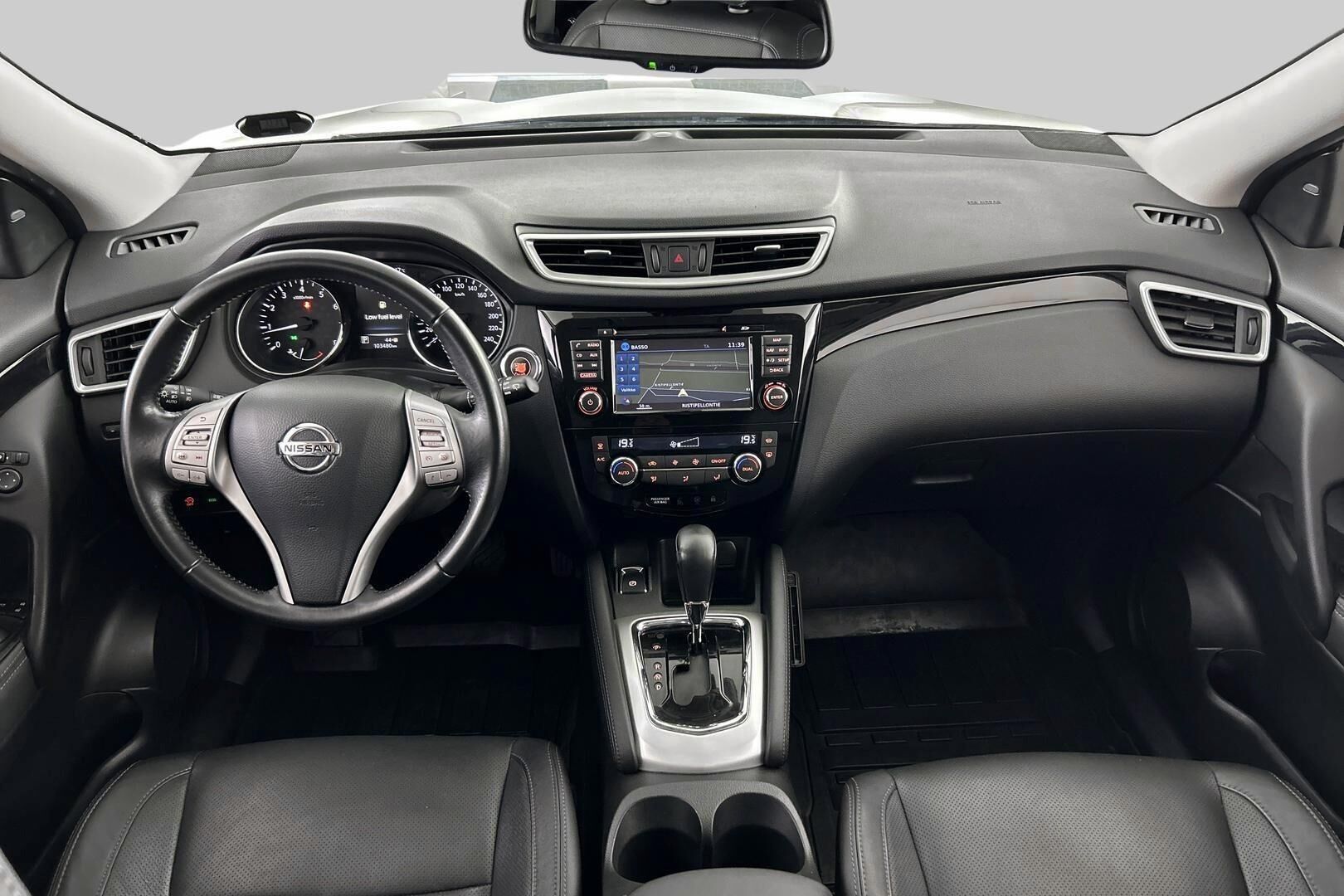 Nissan Qashqai iso kuva 10
