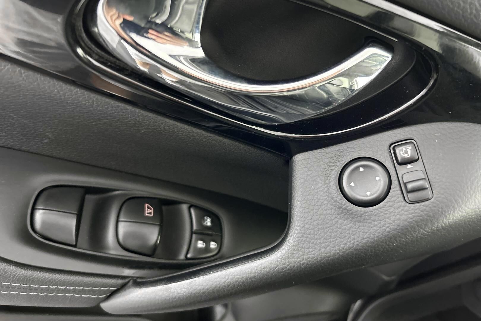 Nissan Qashqai iso kuva 13