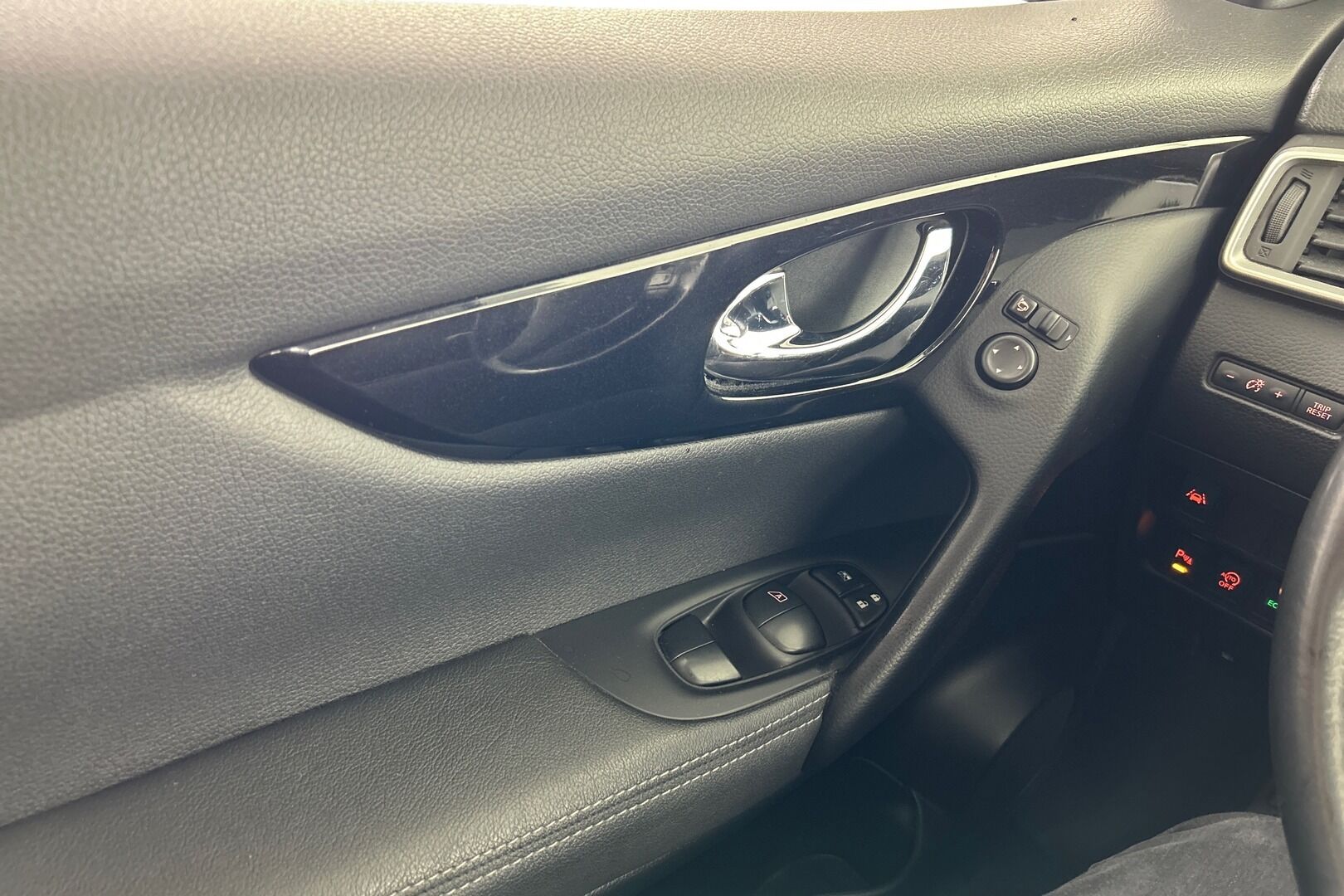 Nissan Qashqai iso kuva 18
