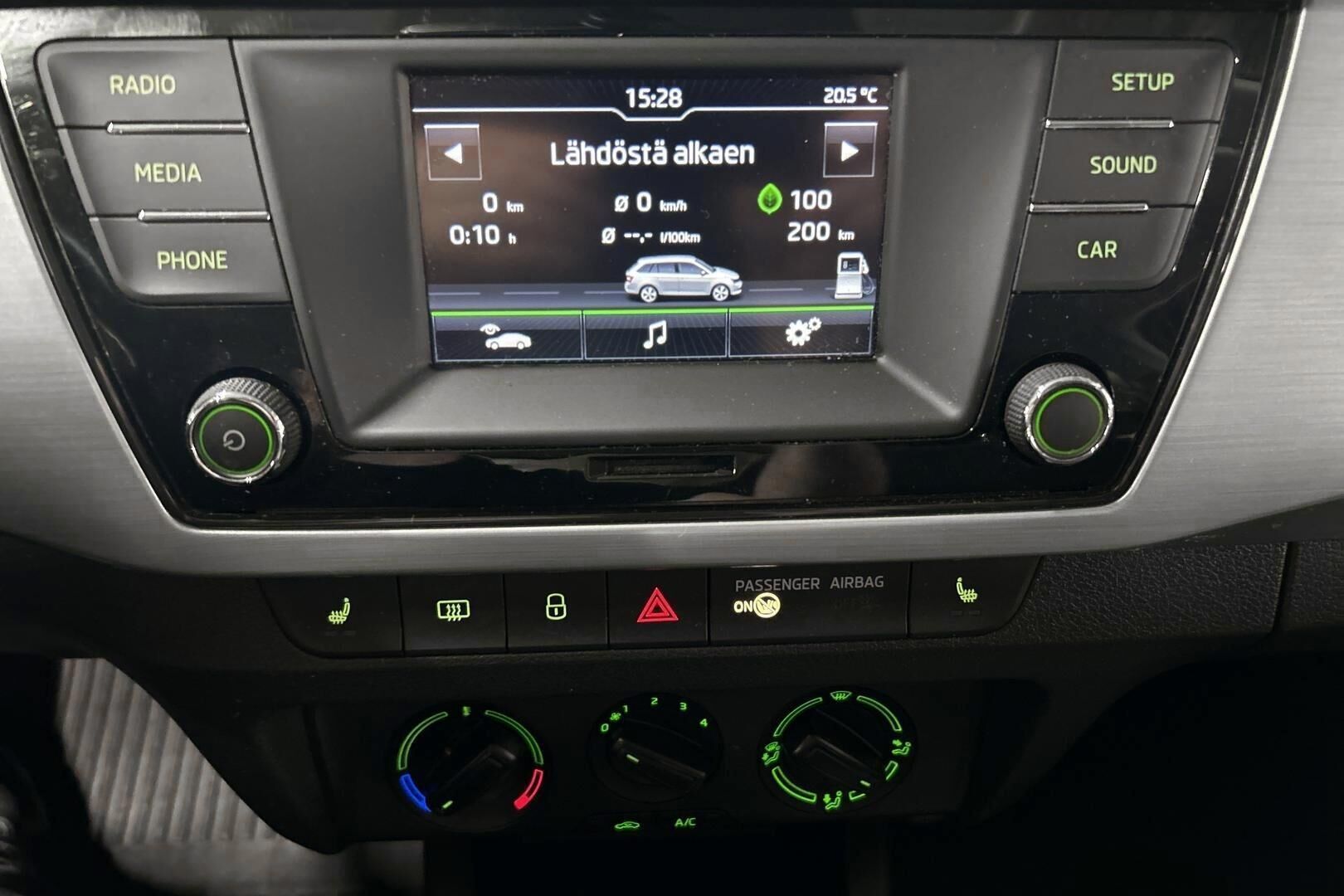 Skoda Fabia iso kuva 15