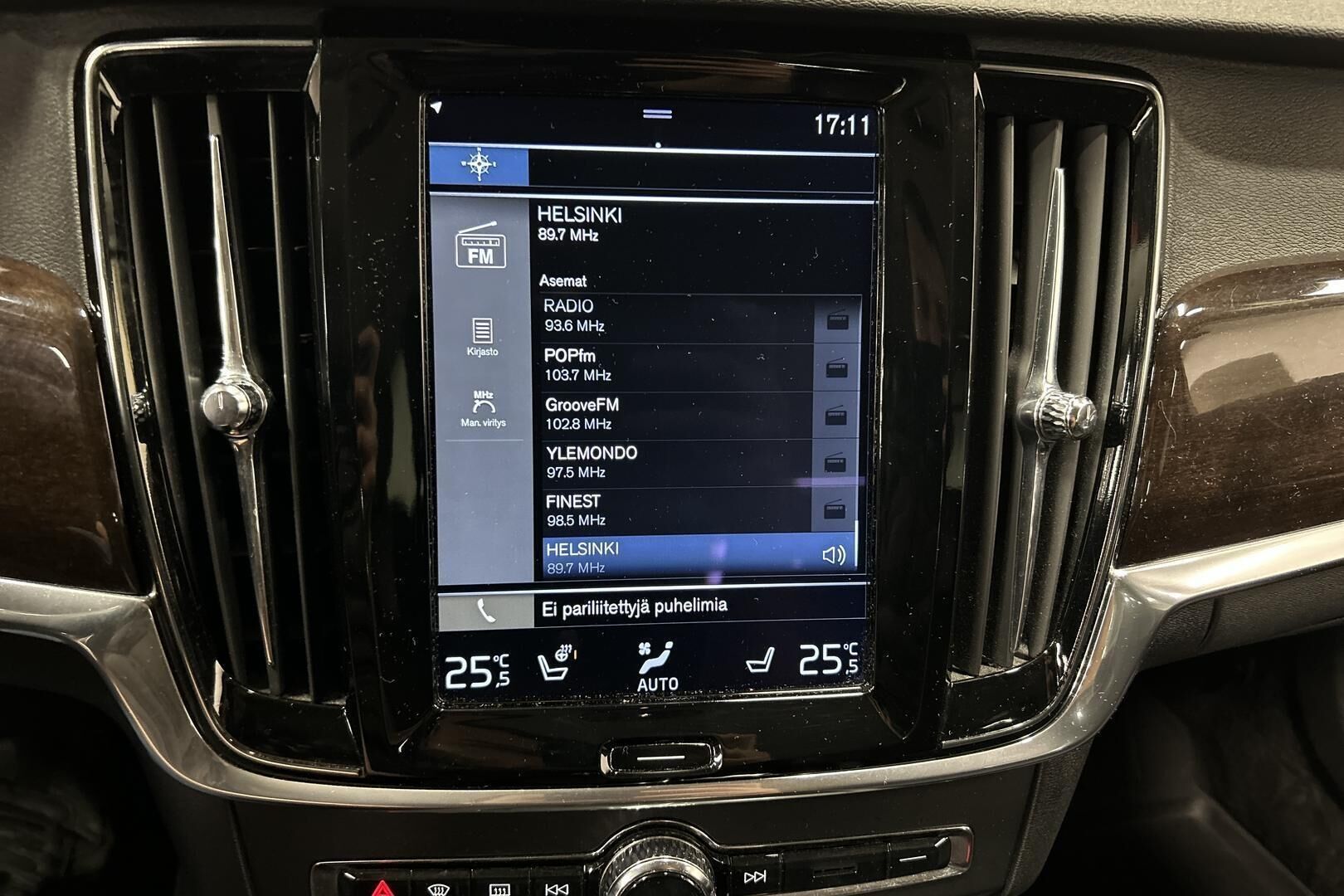 Volvo S90 iso kuva 16