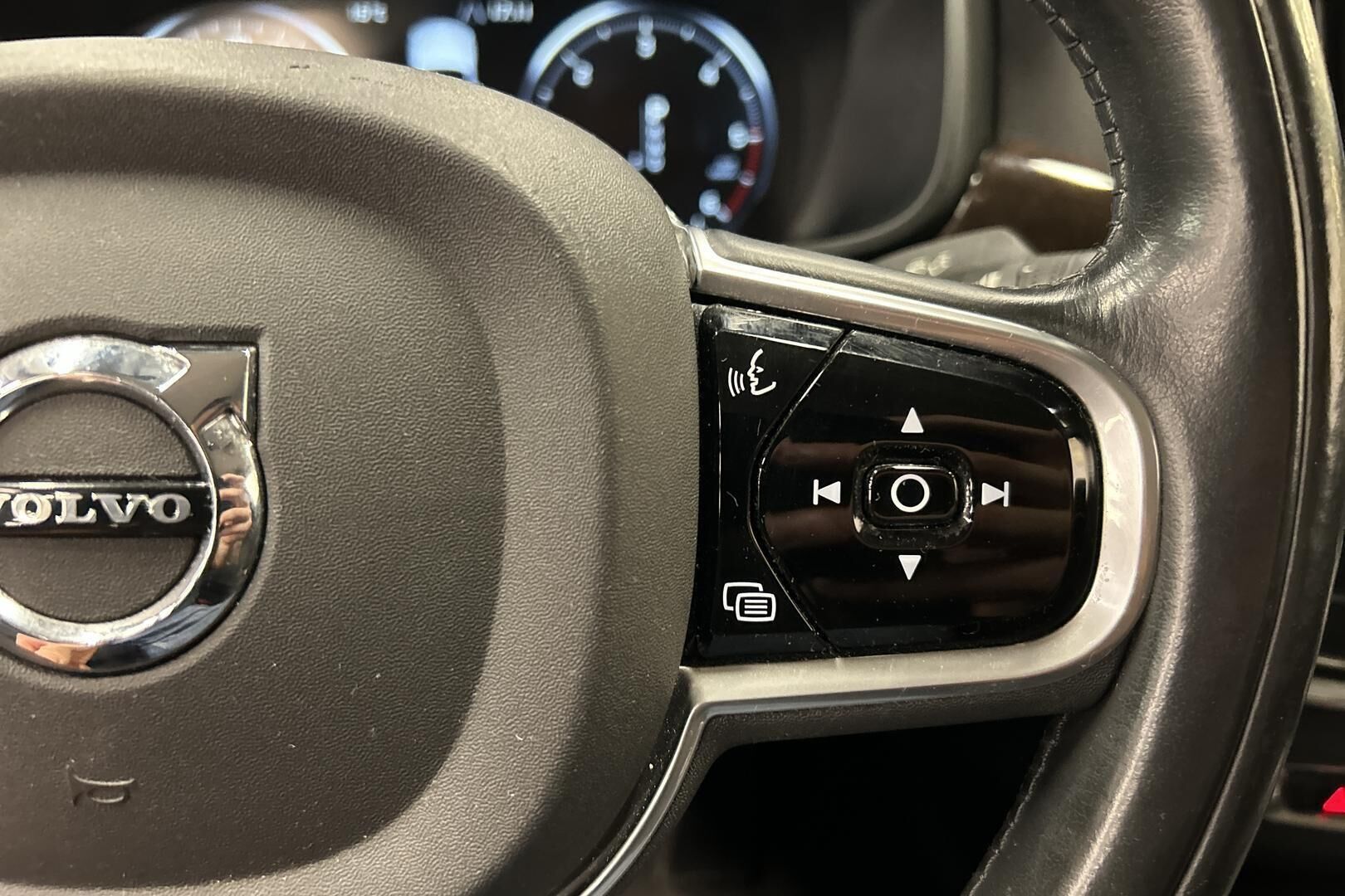 Volvo S90 iso kuva 27