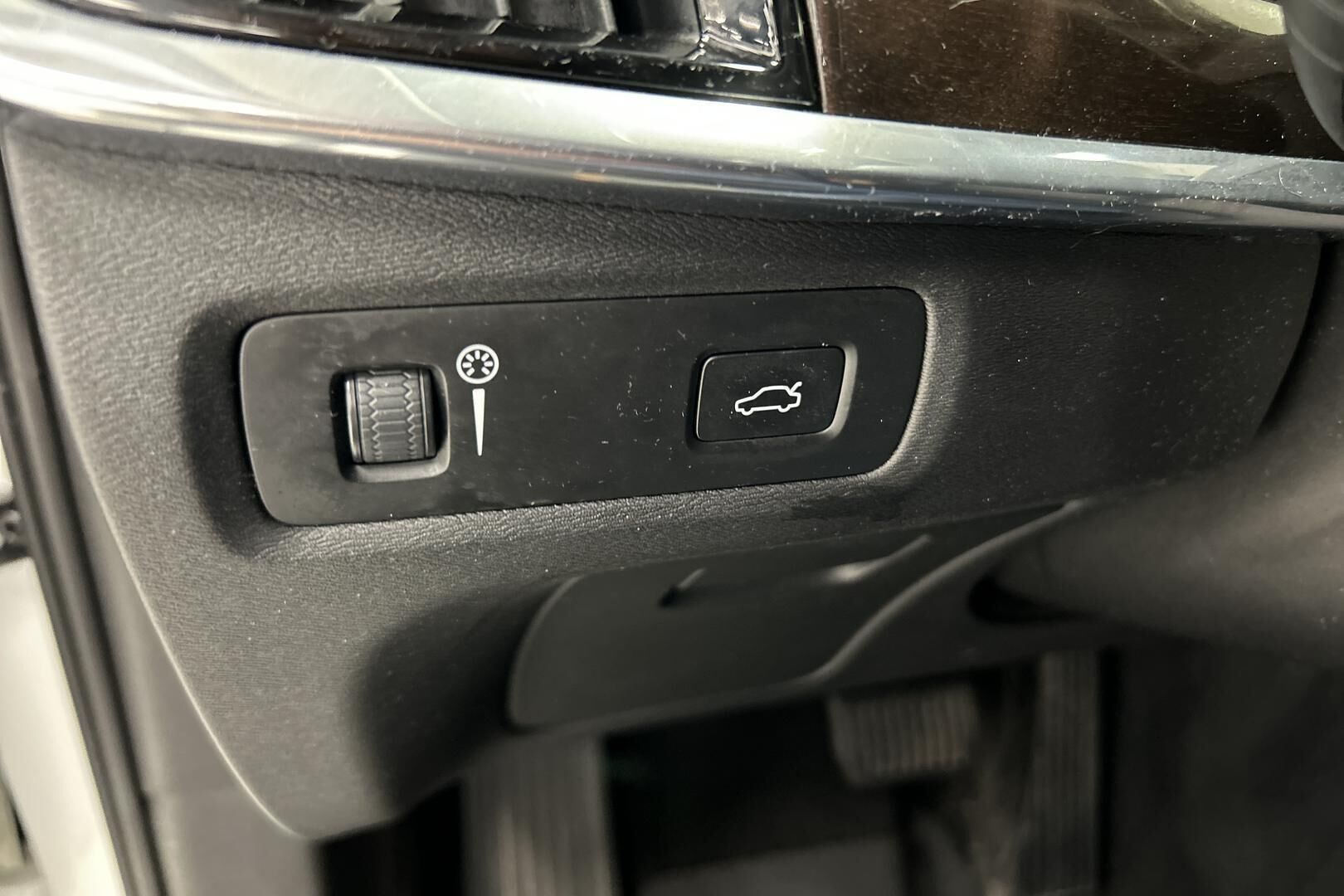 Volvo S90 iso kuva 20