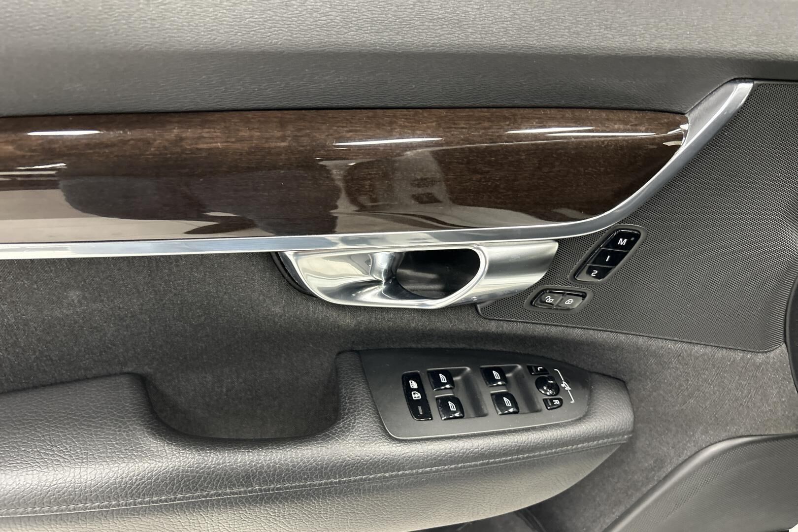 Volvo S90 iso kuva 21