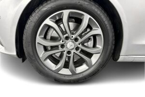 Mercedes-Benz C esikatselu 12