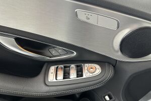 Mercedes-Benz C esikatselu 22