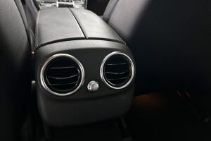 Mercedes-Benz C esikatselu 26