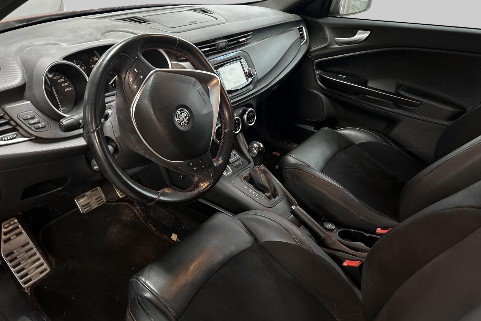 Alfa Romeo Giulietta iso kuva 2