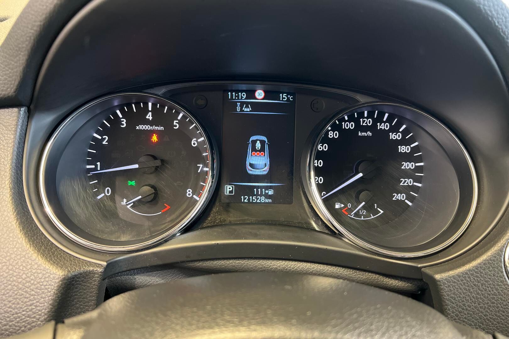 Nissan Qashqai iso kuva 15
