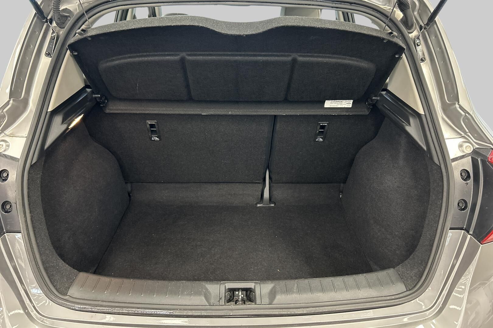 Nissan Pulsar iso kuva 9