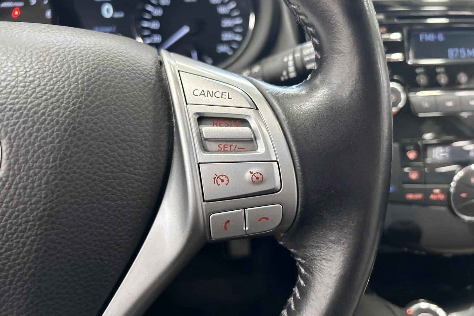 Nissan Pulsar iso kuva 11