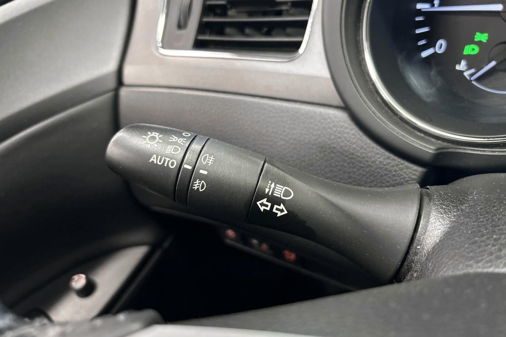Nissan Pulsar iso kuva 14
