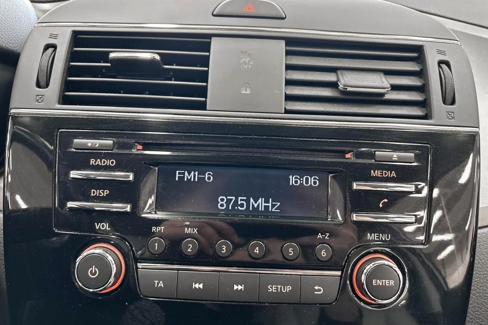 Nissan Pulsar iso kuva 17