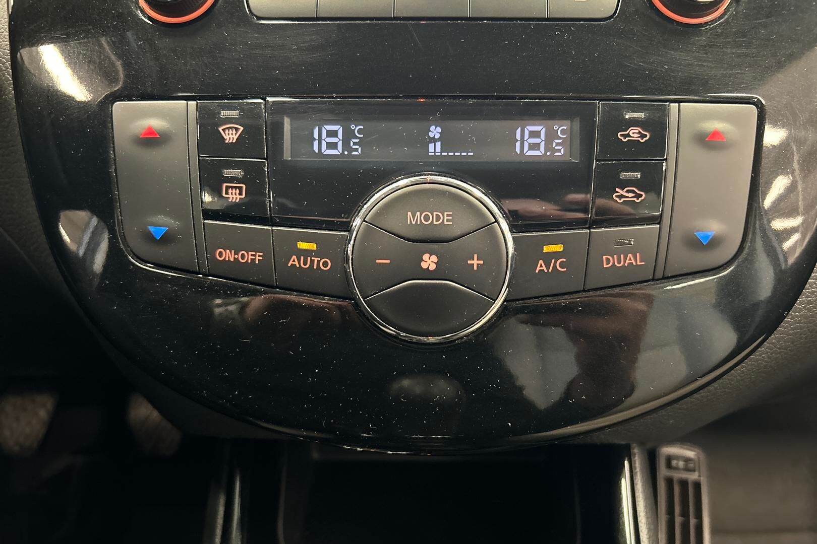 Nissan Pulsar iso kuva 18