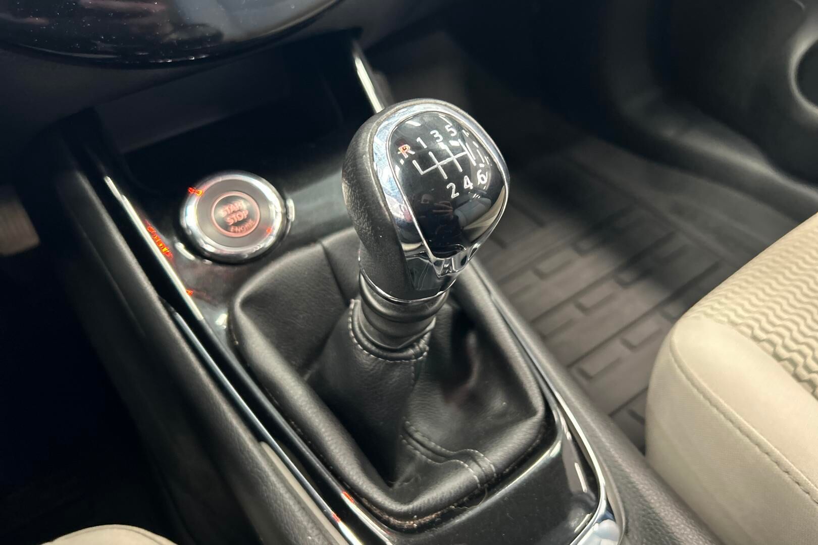 Nissan Pulsar iso kuva 19