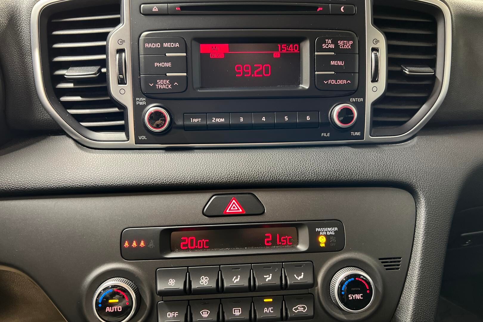Kia Sportage iso kuva 15