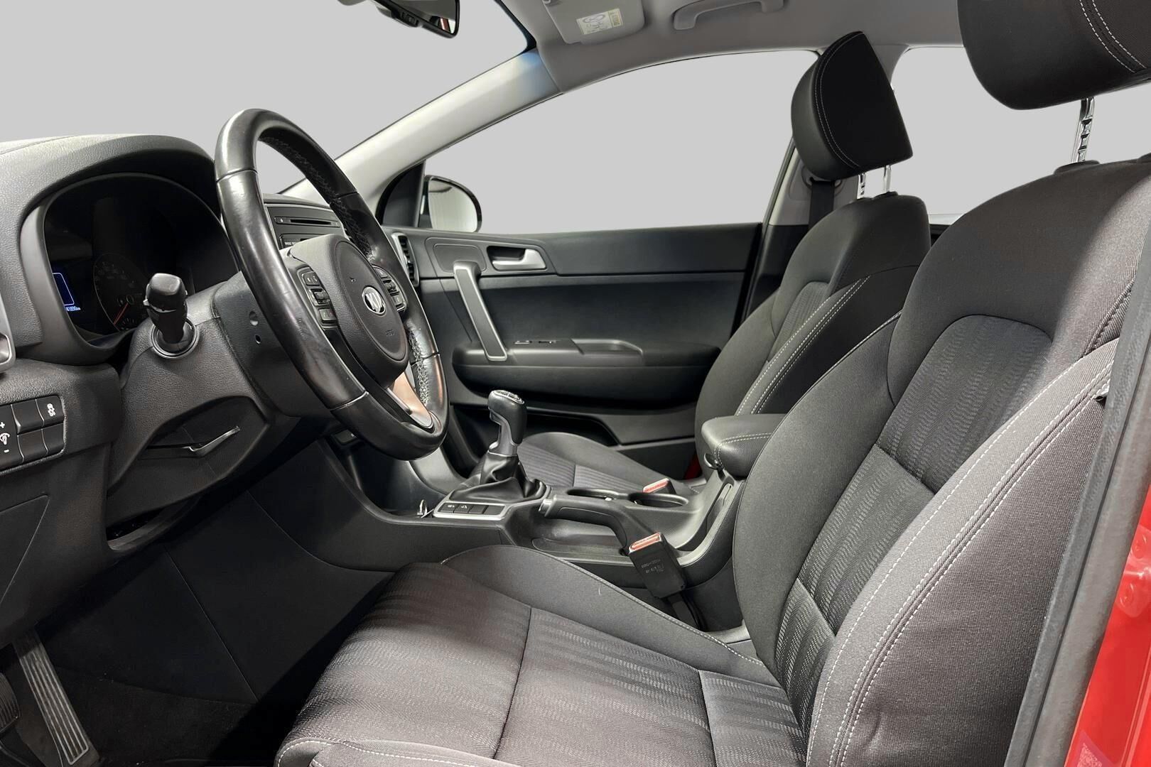 Kia Sportage iso kuva 9
