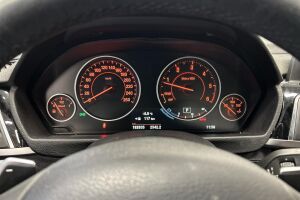 BMW 3-SARJA esikatselu 13